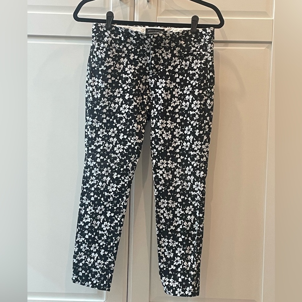 Banana Republic Sloan black and white floral pant, size 0P